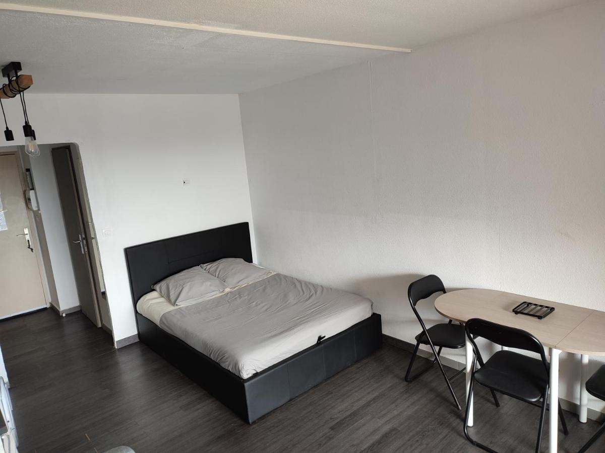 Studio 4 Personnes Avec Vue Sur Le Port Hyeres Exterior photo