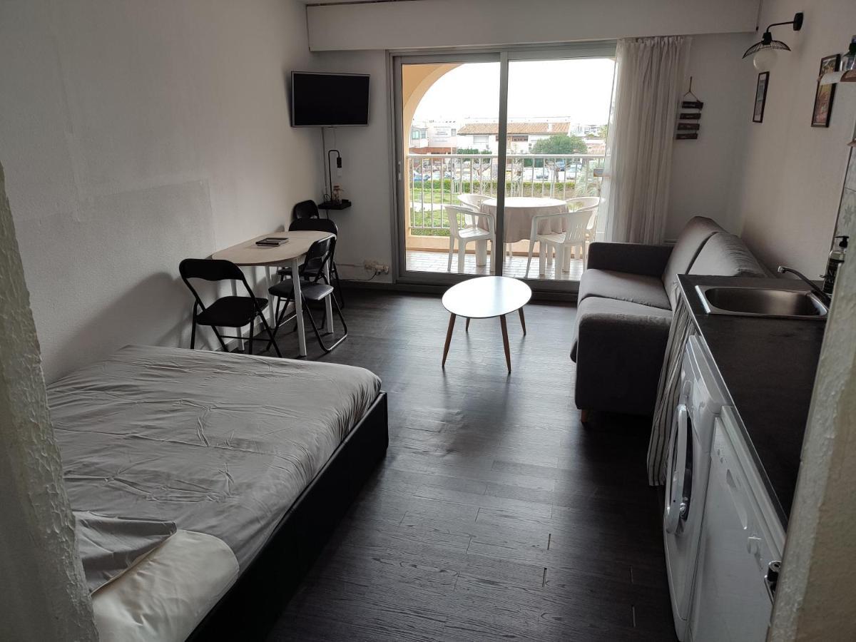 Studio 4 Personnes Avec Vue Sur Le Port Hyeres Exterior photo